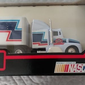 1991#43 Richard Petty STP NASCAR Hauler RACING CHAMPIONS 1/64 team transporter